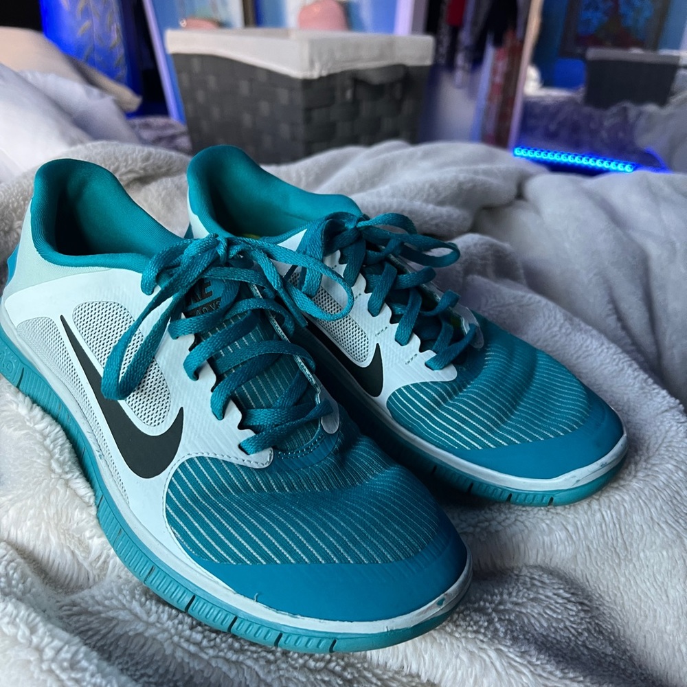 Nike dry fit running shoes